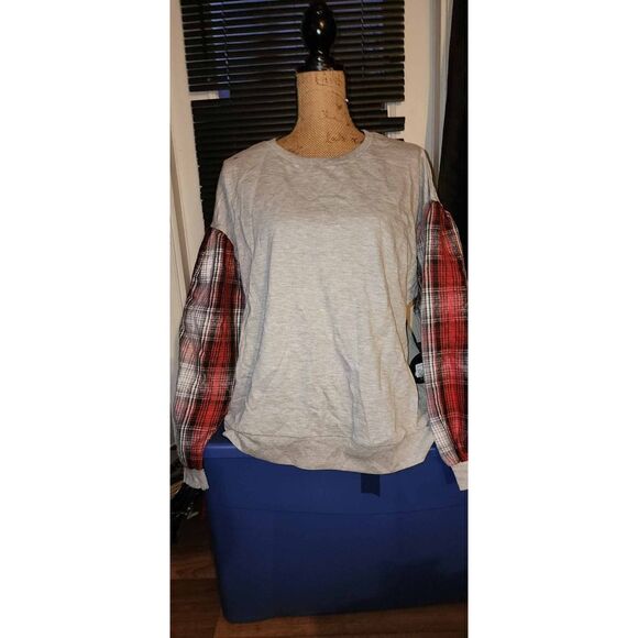 Jolie & Joy Blouse - Picture 1 of 5